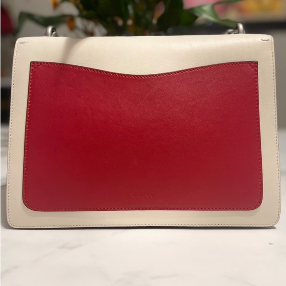 COPY - GUCCI
Calfskin Bee Embroidered Medium Dionysus Shoulder Bag - Picture 3 of 3